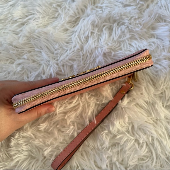 LAST DAY TO PURCHASE! Michael Kors Pink Wallet Zip Wristlet - Picture 9 of 10